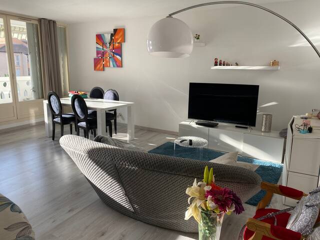Airbnb 8 Rue Chateau De L Horloge Holiday Rentals Places To