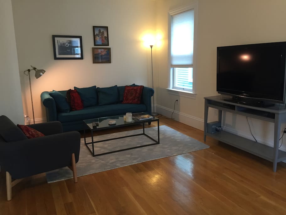 Living room that looks onto dining nook