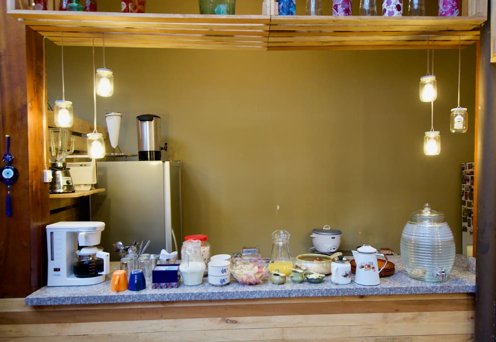 Breakfast bar