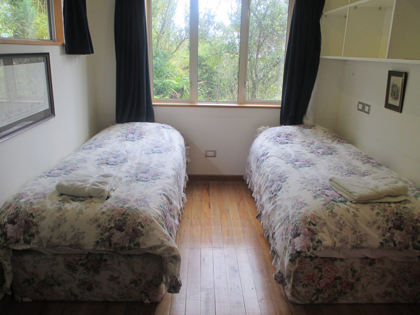 Bush House, Cobden 5