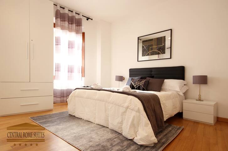 Spacious with view in the Heart of Rome! gallery image 4