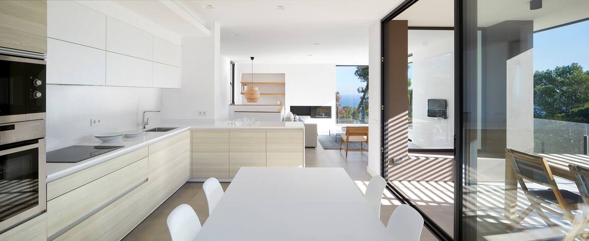 Villa, piscine, Vue mer, 8 lits, Begur, Espagne gallery image 4