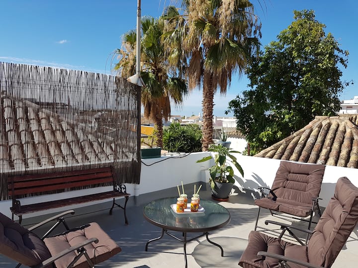 House of the Terraces - Red room