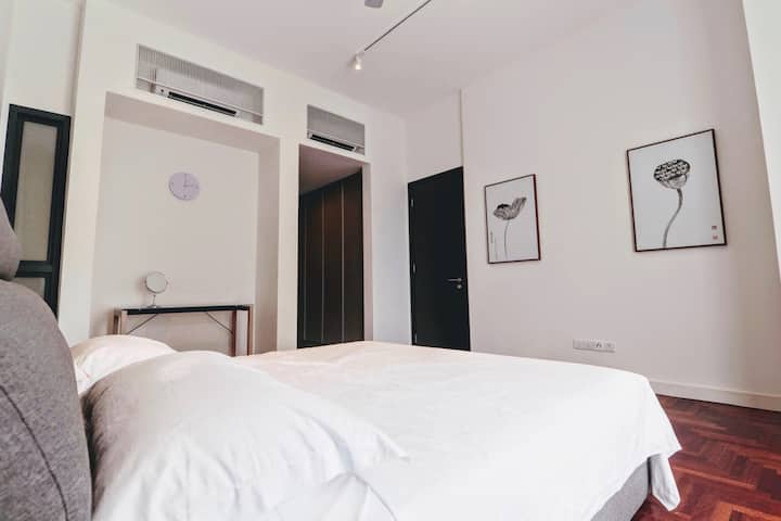 Veľká manželská posteľ ašatník