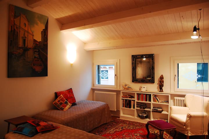 Dorsoduro Jewel Box W/ Private Garden - Venice