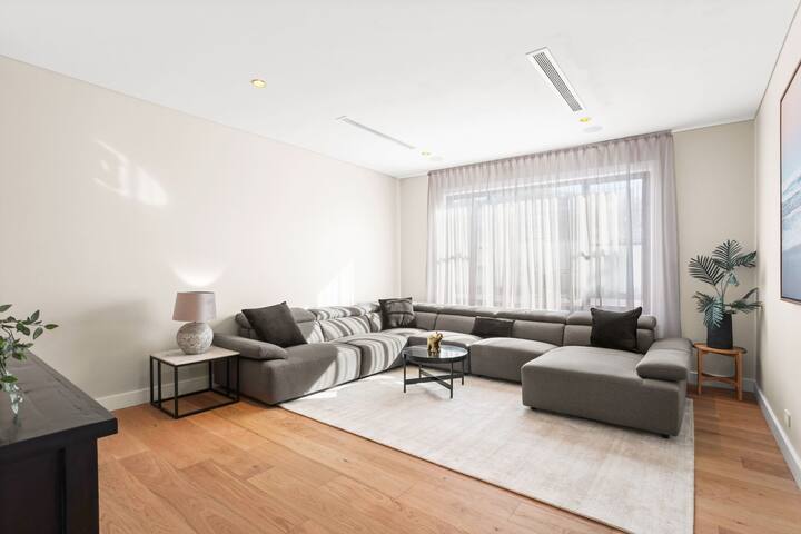 New Stylish house, beautiful and warm home. gallery image 4