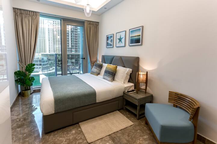 Elegant Studio in Marina