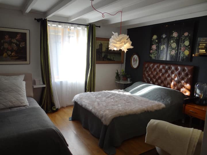 Chambre spacieuse / large bedroom