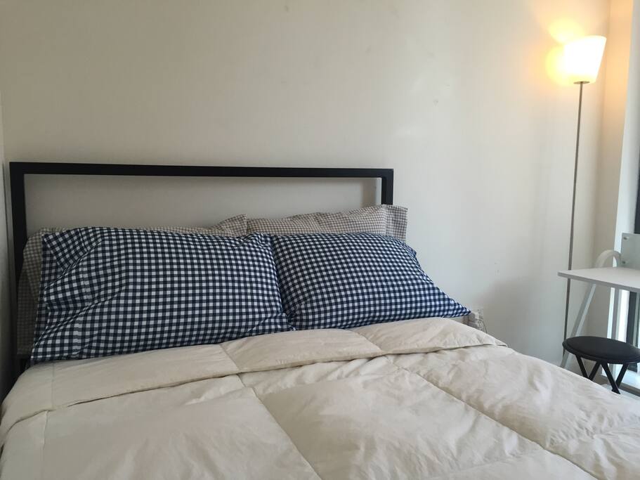 Comfy full-sized bed!