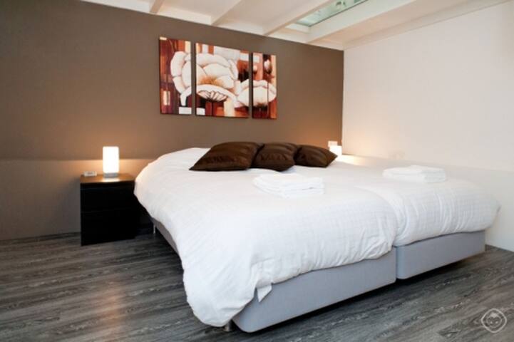 Canal View gallery image 2