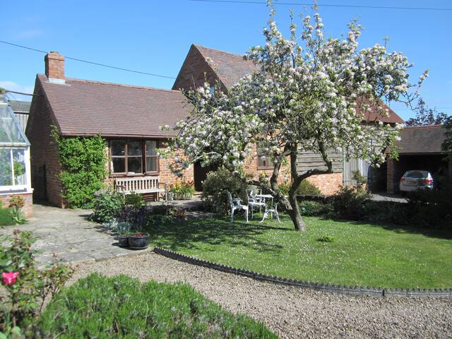 Airbnb Corse Lawn Holiday Rentals Places To Stay England
