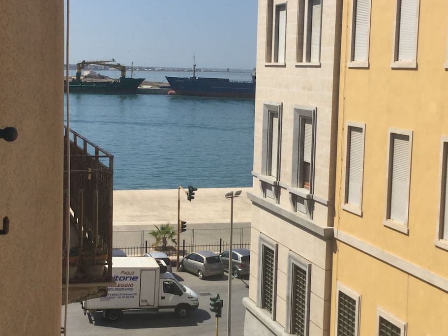 porto di trapani vista dalla casa