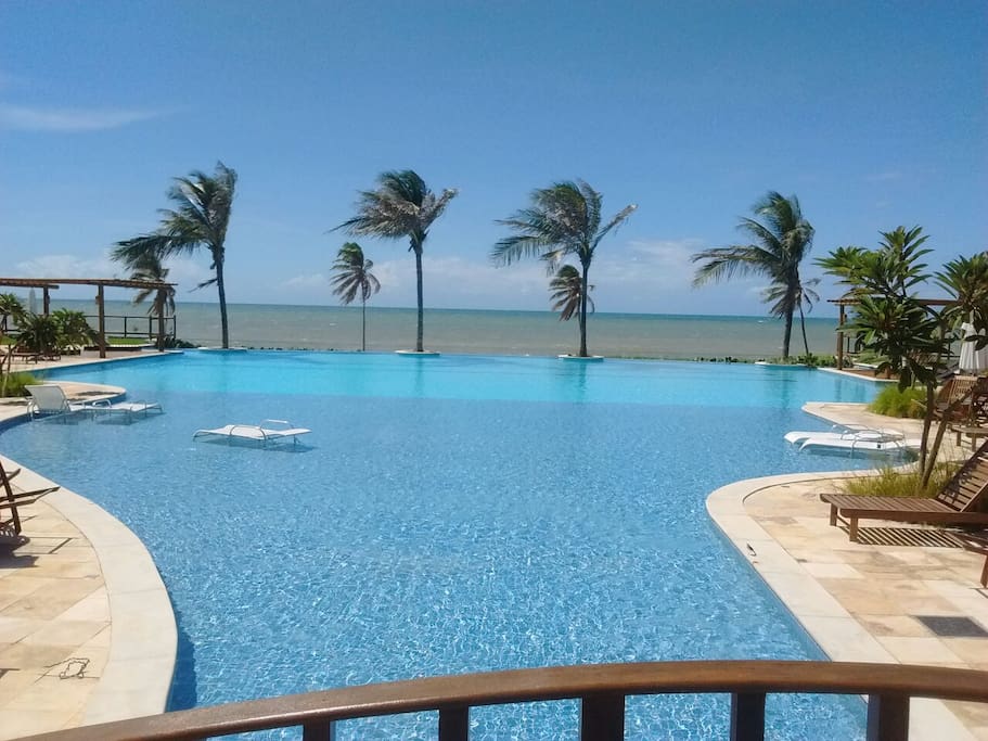 Piscina infinita