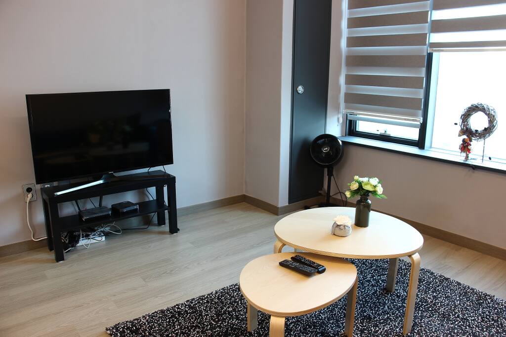 TV & Table
