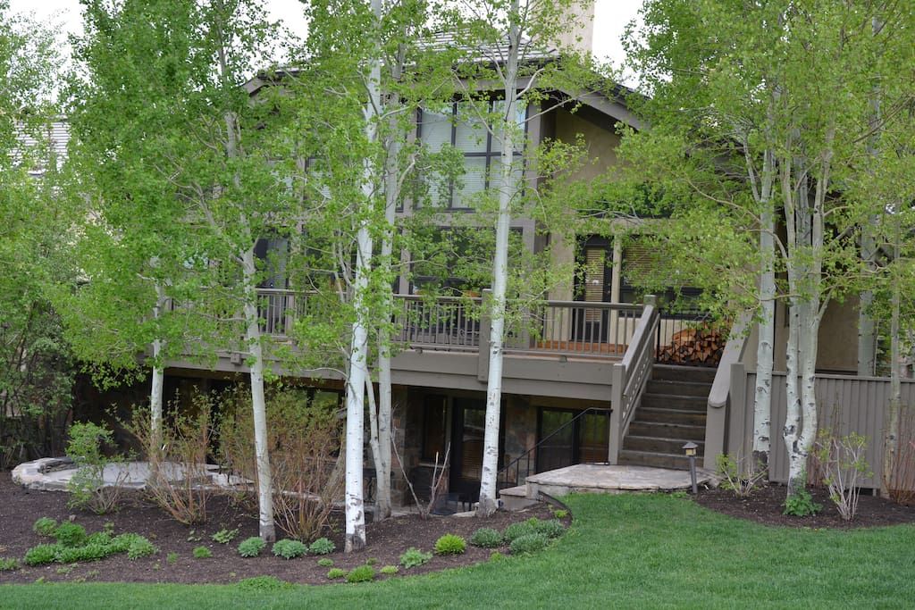 Back deck - Ski in and out right from here!