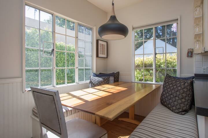 Palo Alto- walk to town -Charming 4 bedroom home gallery image 2