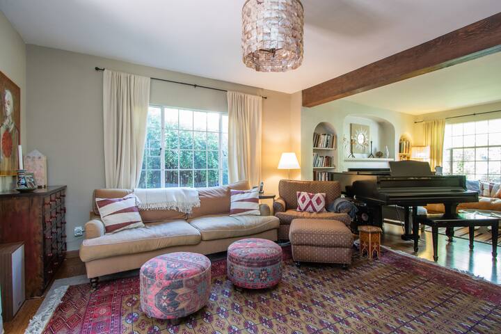 Palo Alto- walk to town -Charming 4 bedroom home gallery image 4