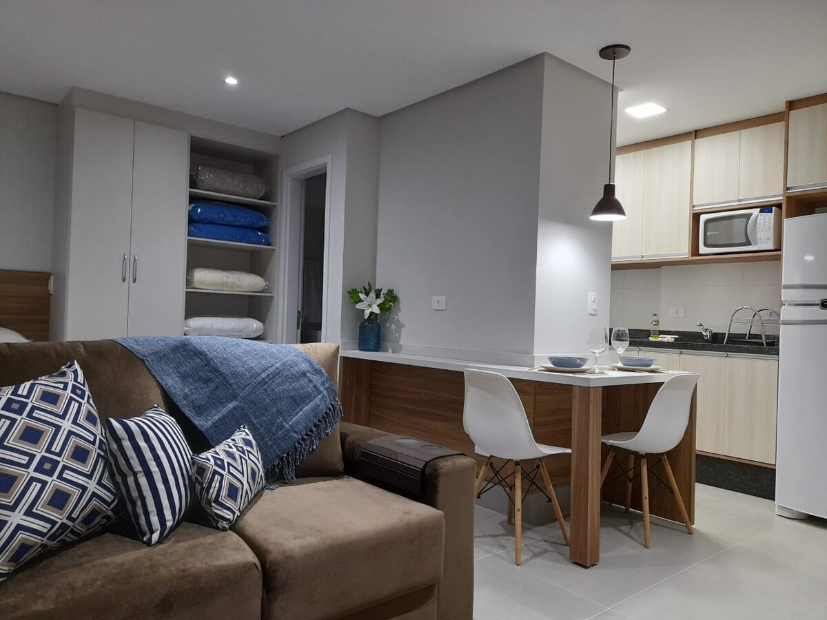 Top Airbnb: Wonderful Studio - Brand new, with parking em Portão