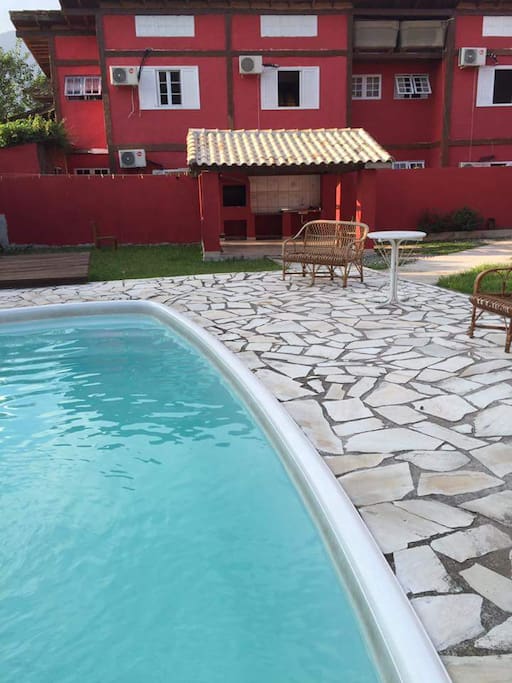 Piscina e Churrasqueira