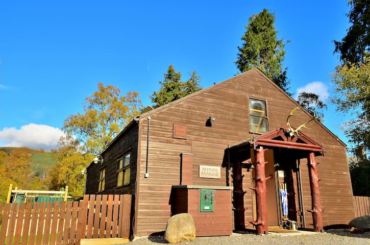 Scottish Cabin Style Cottage Guesthouses For Rent In Braemar