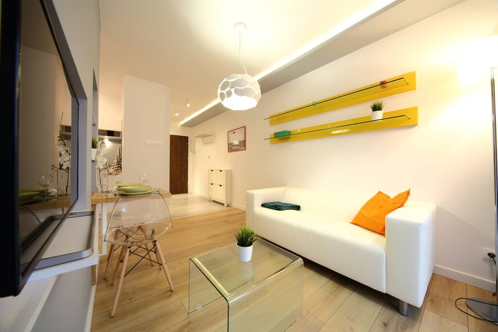 Living Room with Table a 2 Chairs