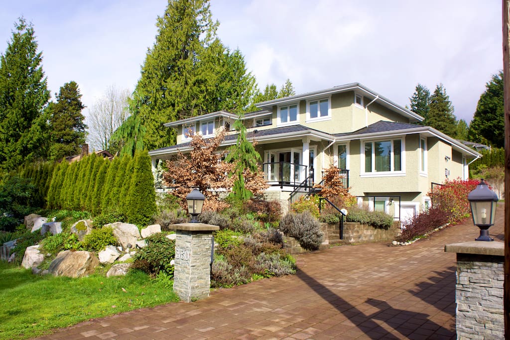 HOME ROOM 3 Houses for Rent in North Vancouver, British