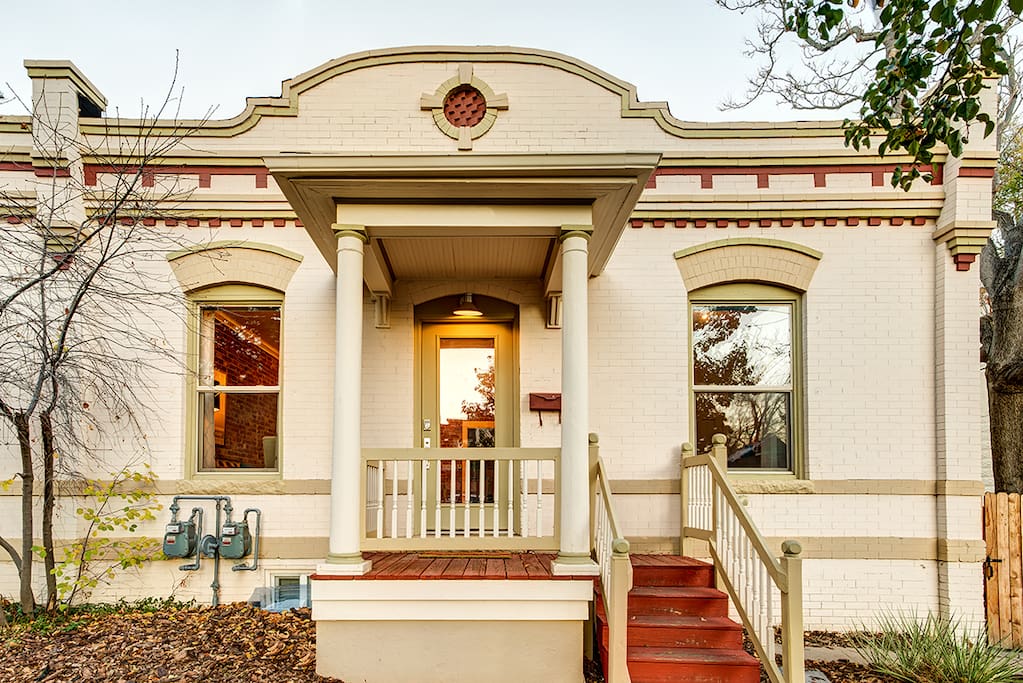 Curb appeal in fantastic Jefferson Park