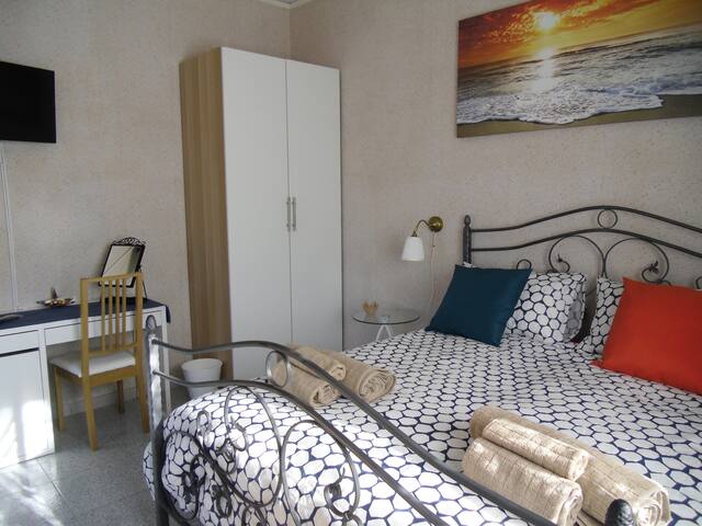 B & B Campi Flegrei casa moderna 3 camere 8 letti gallery image 5