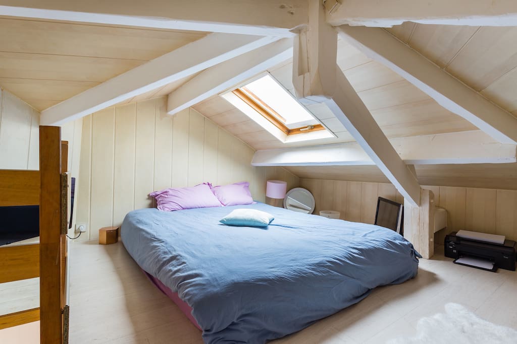 Separate bedroom with a Big bed for 2