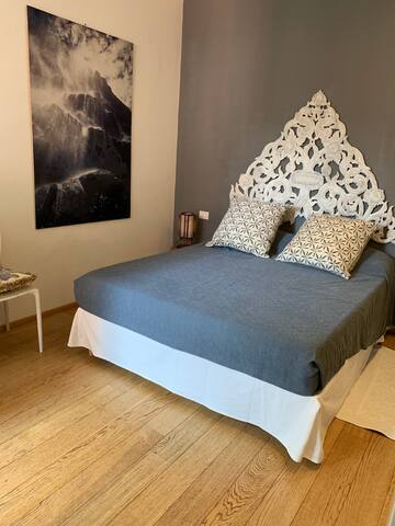 Centrally located 10 minute walk to Duomo/La Scala gallery image 2