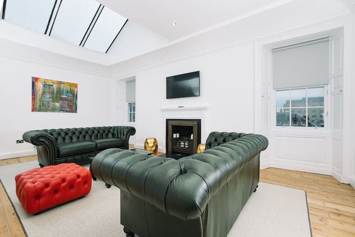 Amazing Georgian Penthouse in City Centre