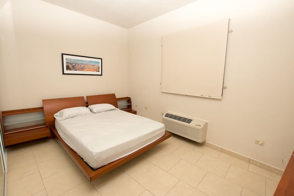 Master bedroom queen bed