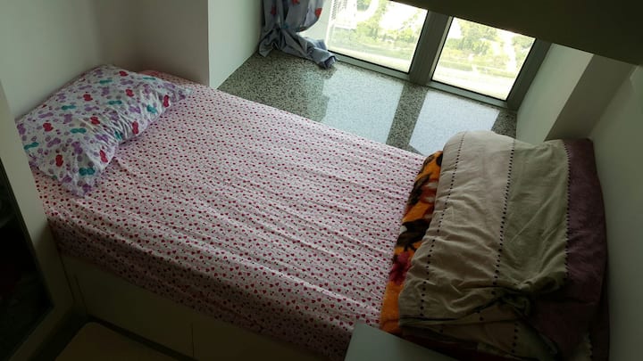share flat,
private room and washroom, small bed