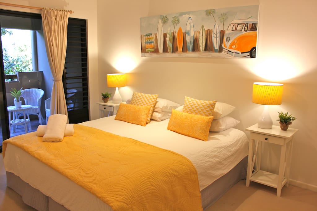 The yellow room; a very comfortable king size bed, which leads on to verandah. Ceiling fan.
