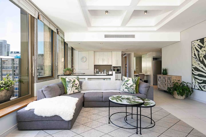 #1103 Cartwright – Oasis on Adderley gallery image 2