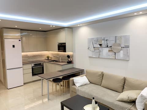 Top performing Airbnb: Newly renovated beachfront apartment RCM/Menton in Roquebrune Cap Martin