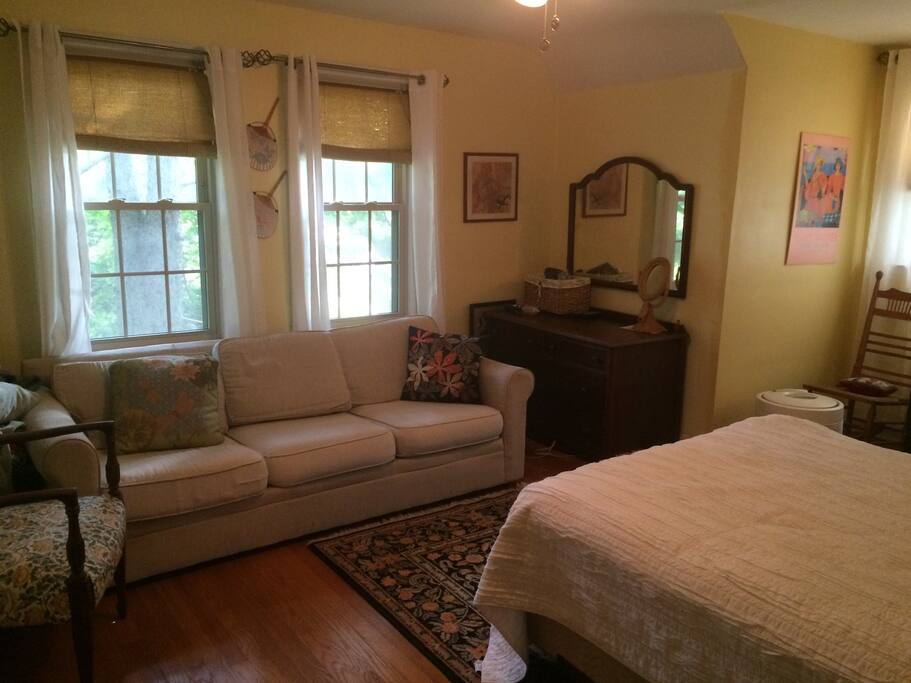 Double bedroom with spacious closet!