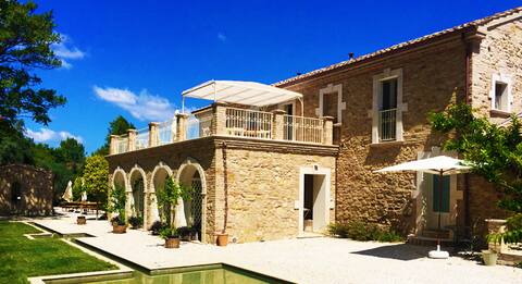 Casale Santi, villa di charme for 16 guest