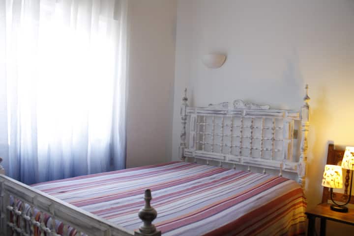 חדר שני עם מיטה זוגית