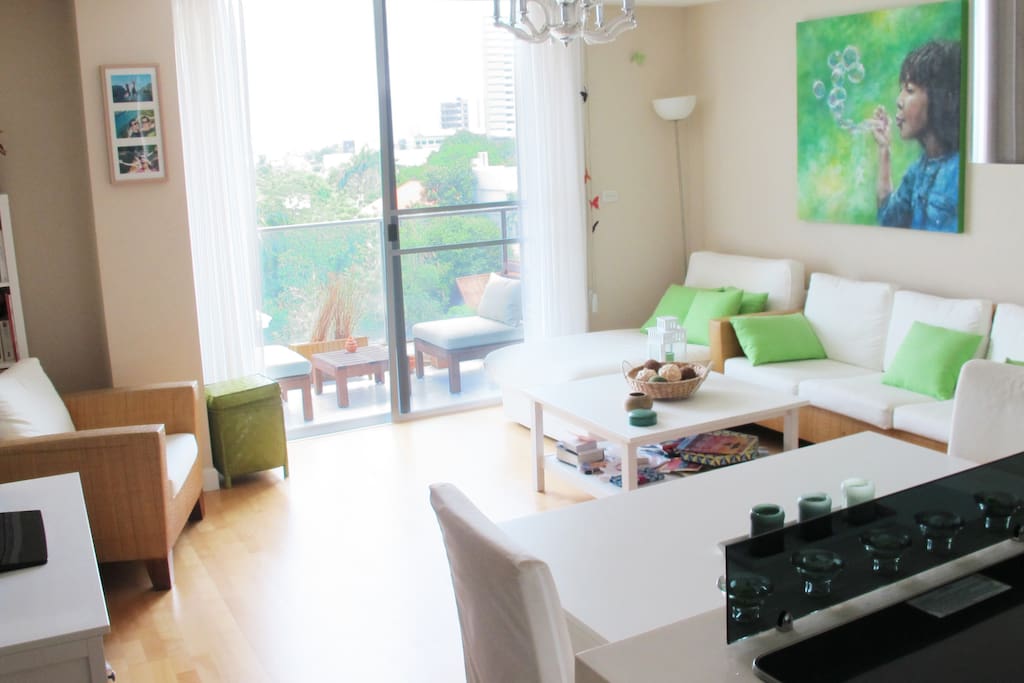Well decorated apartement, with comfortable living room