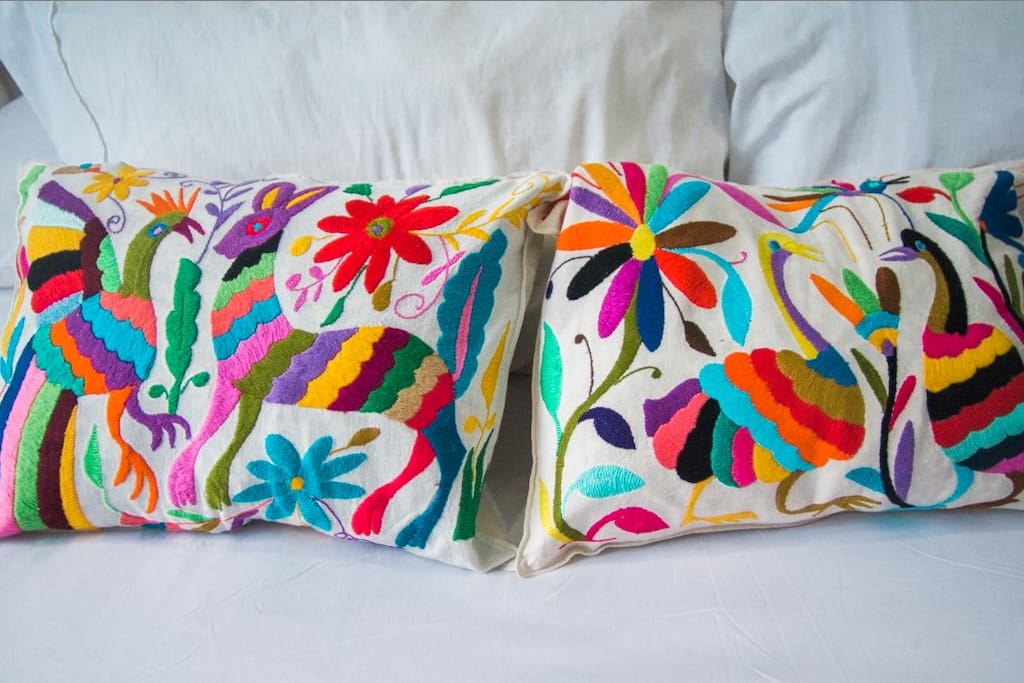 How beautiful are the colors and this amazing work.