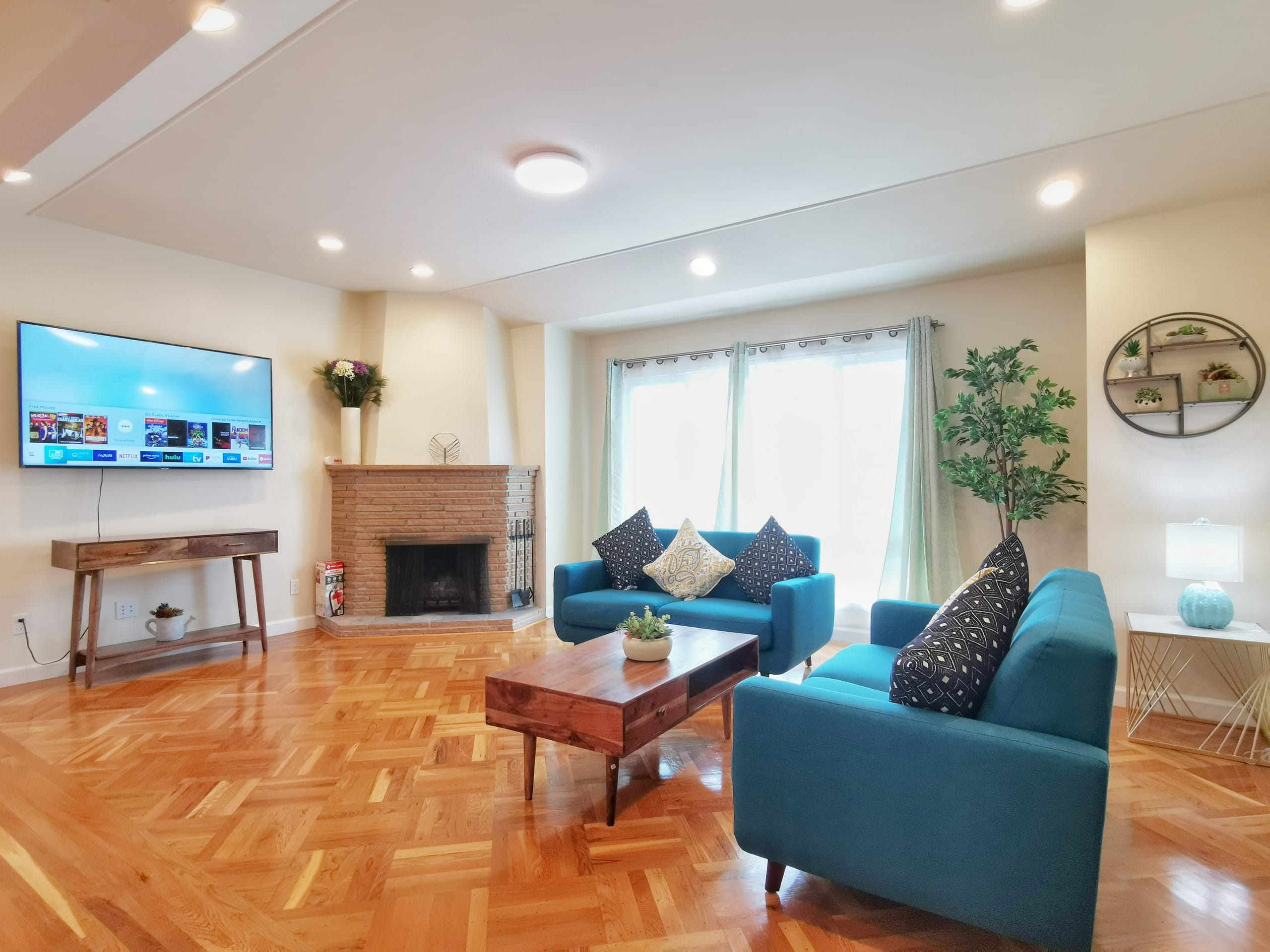 Townhouse in San Francisco · ★4.9 · 3 bedrooms · 3 beds · 3 baths - Image 2