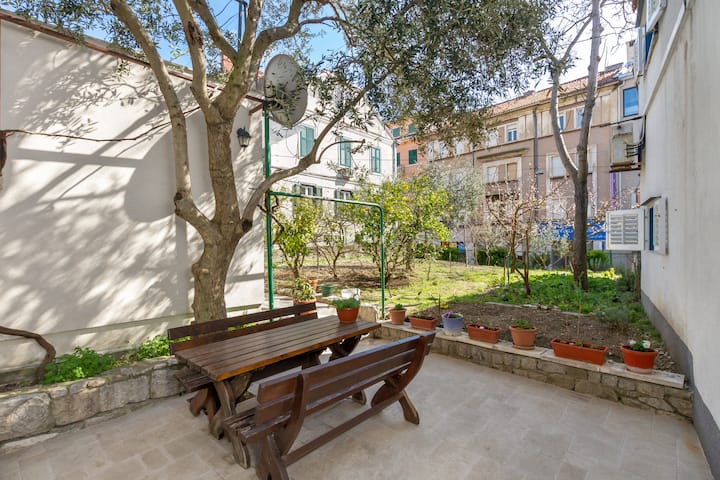 Apartment Miro 1-split Center - Split