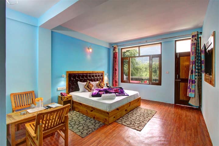 Sanitized 1 Room With Scenic View Balcony And Wifi - Manali