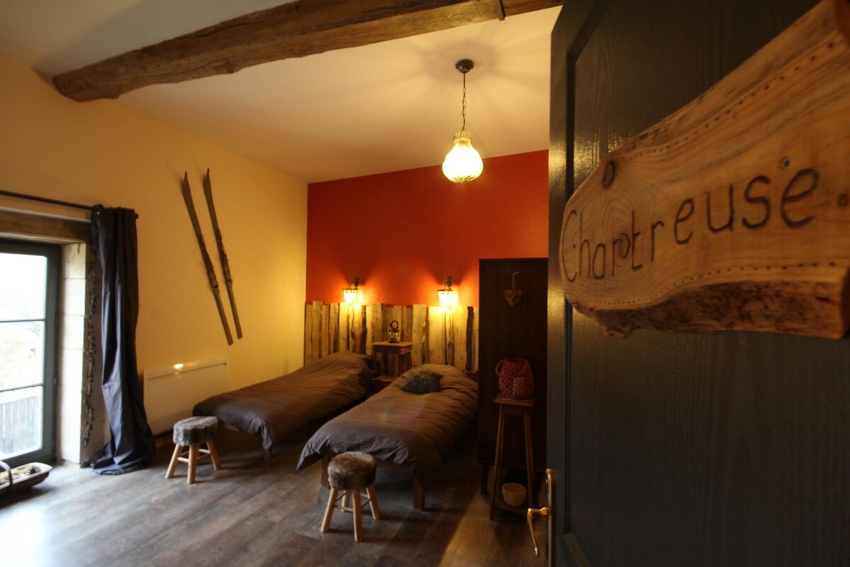 Gite 7 du Petit Bonheur 21 - Chartreuse Room