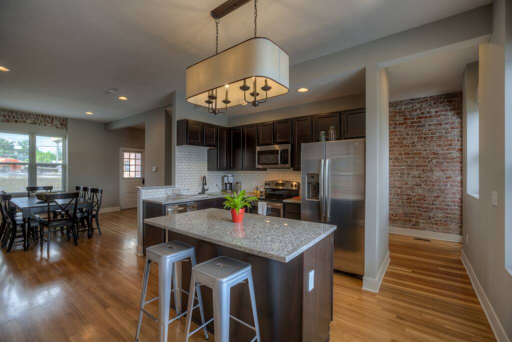 modern Kitchen, more seating