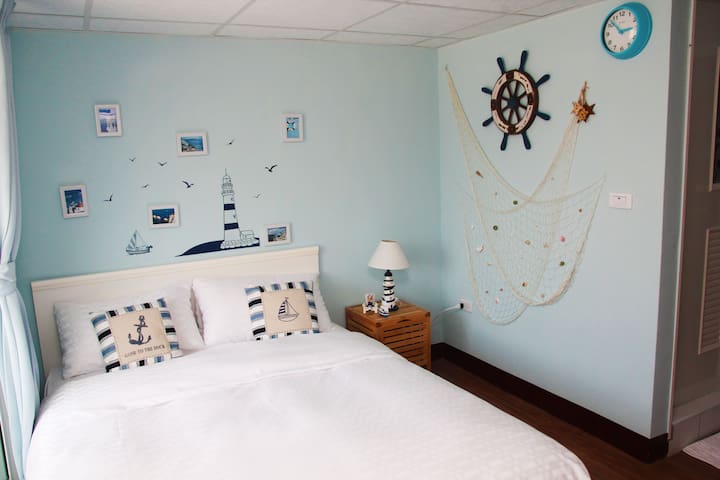 高雄 溫馨雙人套房 六合夜市 捷運美麗島站步行3分鐘/臨近高雄火車站/新崛江商圈