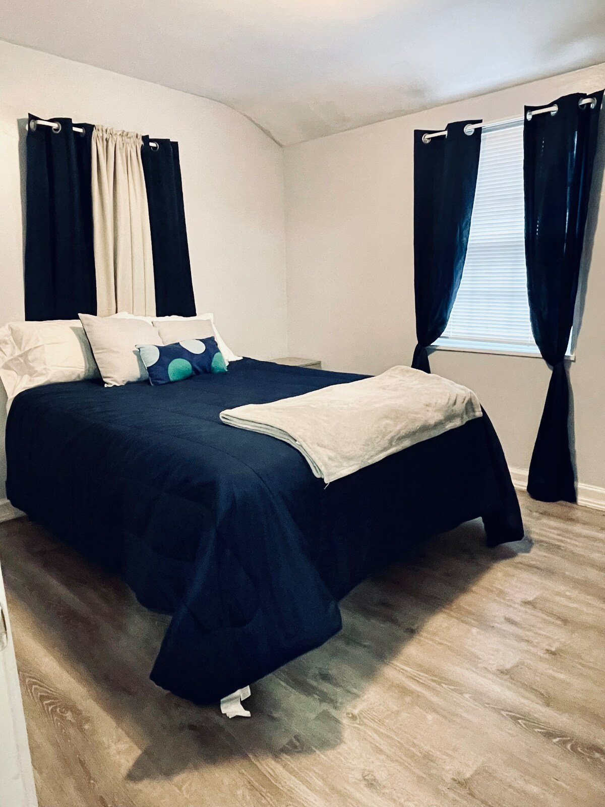 غرفة النوم 2