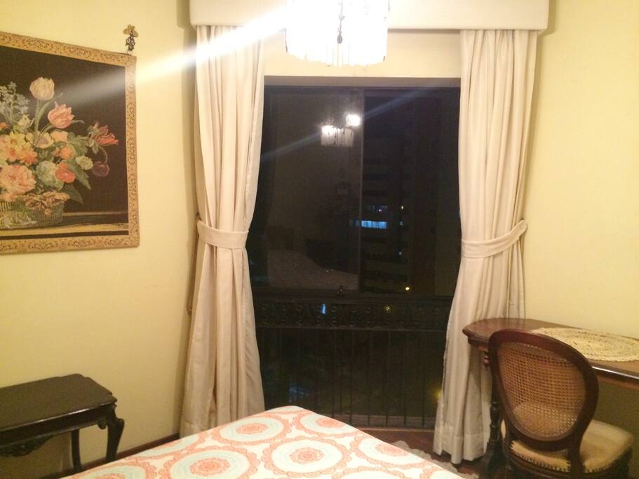 "In My Department" : you will find a relaxing big queen size bed, a private bathroom, great HD Cable Television, a beautiful mirror, and a perfect view from the windows to outside, all in the third main bedroom !!!