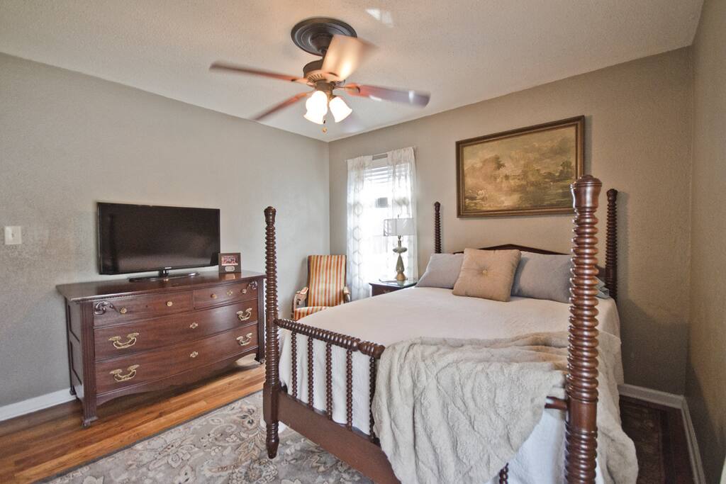 Memory foam bed topper